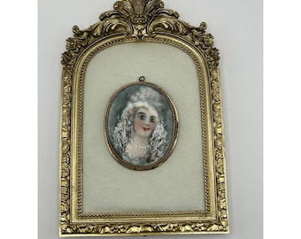 Vintage Hand Painted Portrait Cameo Brooch Pendant Oval Miniature Art Gold Tone