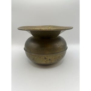 Vintage Brass Spittoon Cuspidor Potty Chamber Pot Rustic Farmhouse Decor