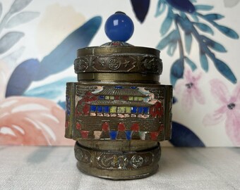 Caja de baratijas china antigua cuadrada y redonda de latón esmaltado con técnica champlevé y cloisonné.