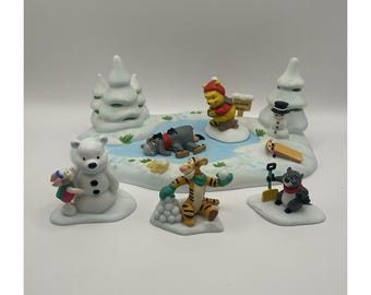 Vintage Disney Winnie the pooh Christmas 100 acre snow village pond 6 Pc As Is