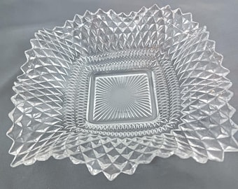 Bol carré vintage en verre transparent, excellent état, à bordure ondulée et à pointe diamantée