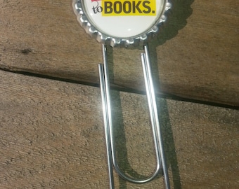 Addicted to books Bottlecap Bookmark