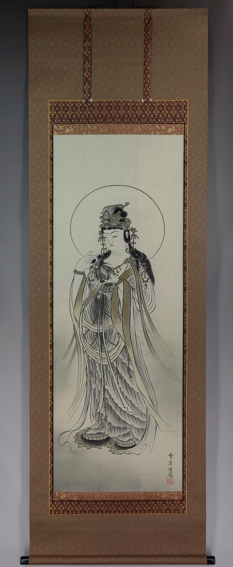 昭和レトロ 観音菩薩図 掛け軸 掛軸 仏画 日本画 古美術 人物画 壁掛け 美術 ヴィンテージ 日本製 掛軸 観音画 - シルクに描かれた観音菩薩の仏教