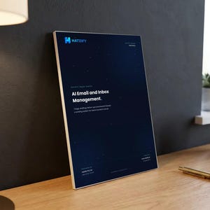 Puede incluir: Un documento rectangular con fondo azul oscuro y un patrón de cielo estrellado. El texto dice Hatzify, AI Email and Inbox Management, e incluye detalles adicionales de la empresa. El documento está enmarcado con un borde blanco fino.