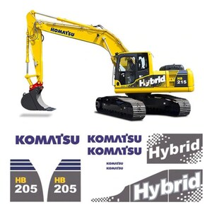 Könnte beinhalten: Ein gelber Komatsu HB 215 Hybrid-Bagger mit schwarzer Schaufel und Kettenlaufwerk. Darunter befinden sich Aufklebersets mit dem Komatsu-Logo, dem Wort Hybrid mit Karomuster sowie HB 205-Textetiketten in Weiß, Gelb und Dunkelblau auf Grau.