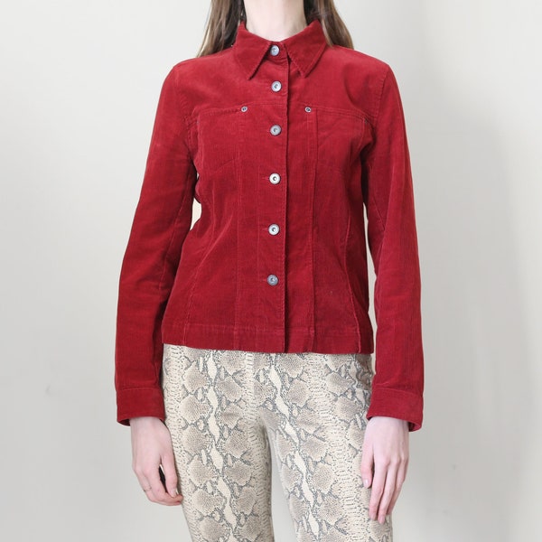 Veste en velours côtelé rouge foncé, chemise ample cintrée, P-M