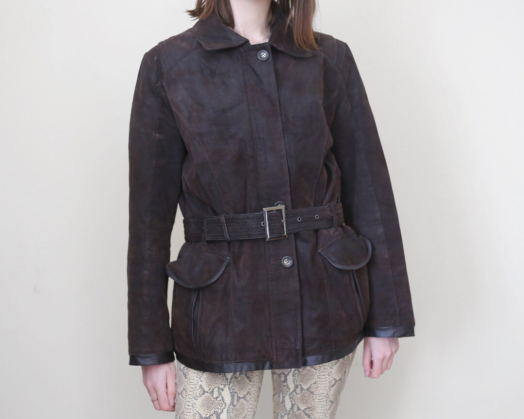 Cropped Chocolate Suede Jacket by Peleteria Belga