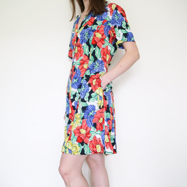 90's colourful floral summer dress, tie back flared dress, M-L image 5