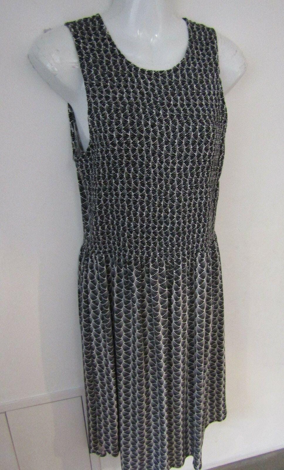 H&M, Simple Summer Dress, H&M, Ruched Top, Flowing Skirt, Black / White Print, 10/12