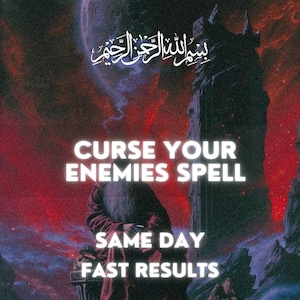 Op de afbeelding: Een digitale afbeelding met een donker, roodachtig landschap en een hoge, grillige stenen structuur. Een figuur met een lange baard in een donker gewaad zit op de voorgrond. De tekst luidt: "CURSE YOUR ENEMIES SPELL", "SAME DAY", "FAST RESULTS" en Arabisch schrift.