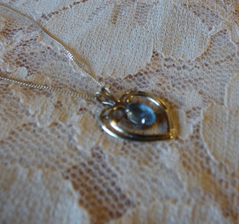 7mm x 5mm stone 17 14K gold chain ON SALE vintage estate 14k gold heart pendant necklace with aquamarine