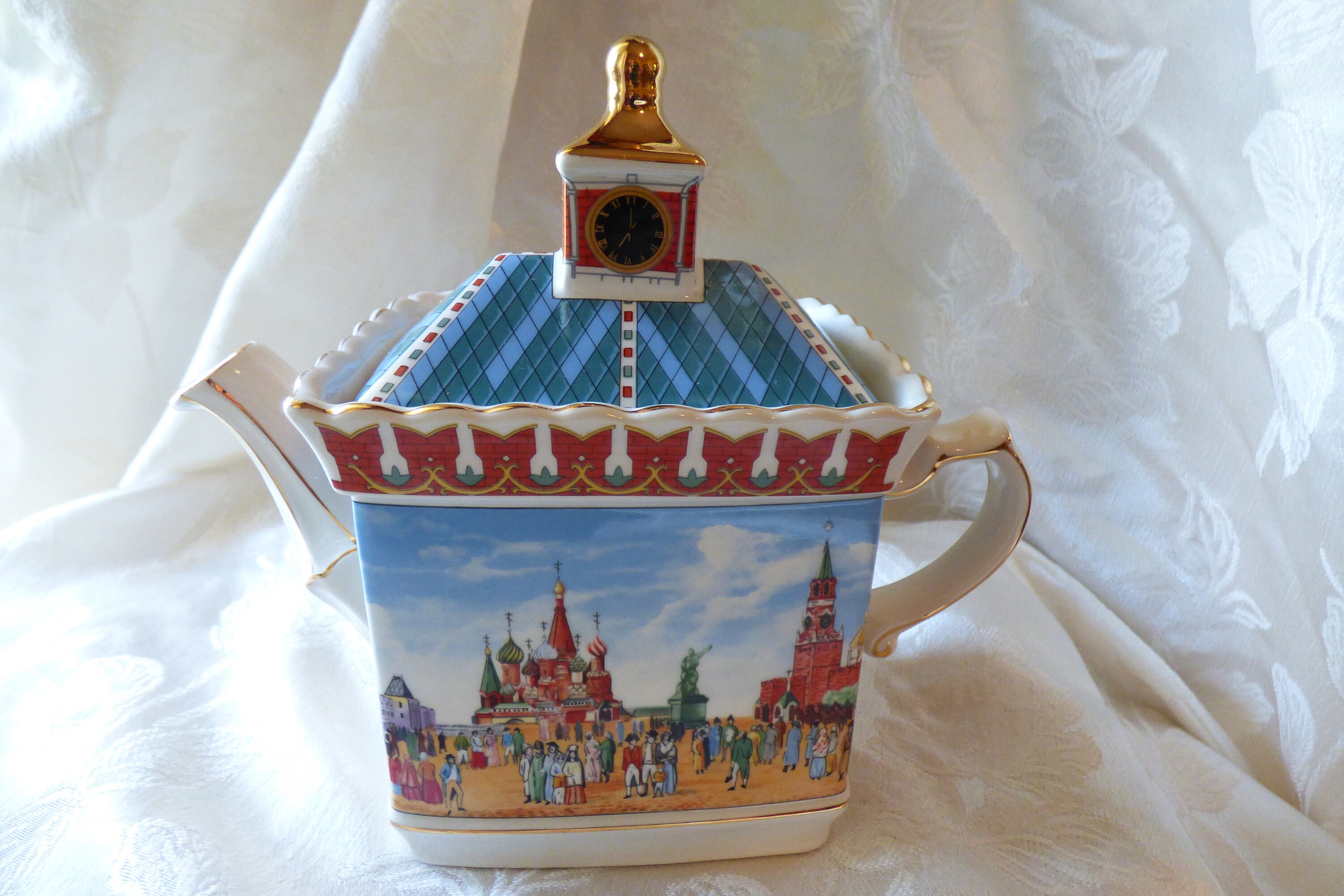 Vintage Sadler Teapot - the Golden Dolphin Collection - Russian