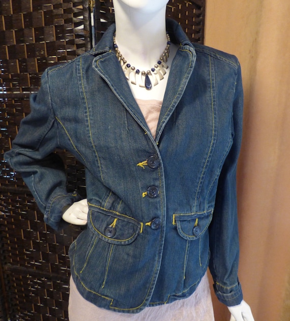 Vintage Denim Form fitted Jacket - cropped blazer