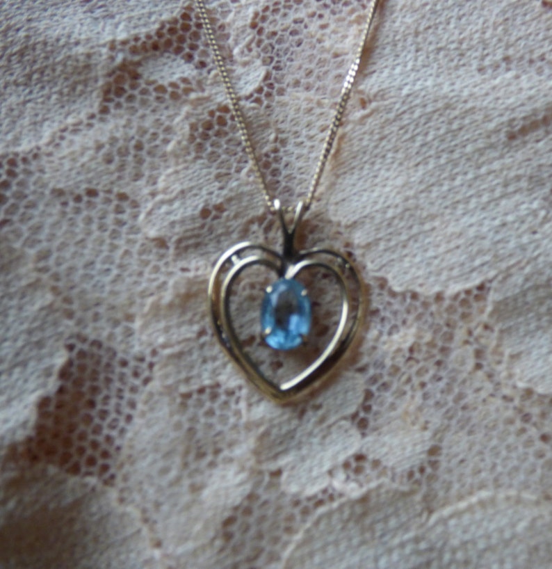 7mm x 5mm stone 17 14K gold chain ON SALE vintage estate 14k gold heart pendant necklace with aquamarine
