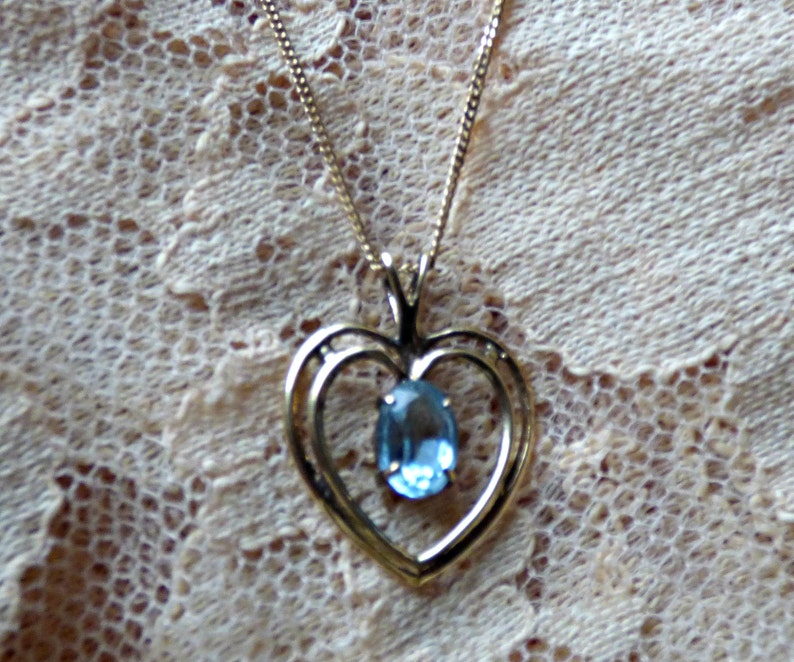 7mm x 5mm stone 17 14K gold chain ON SALE vintage estate 14k gold heart pendant necklace with aquamarine