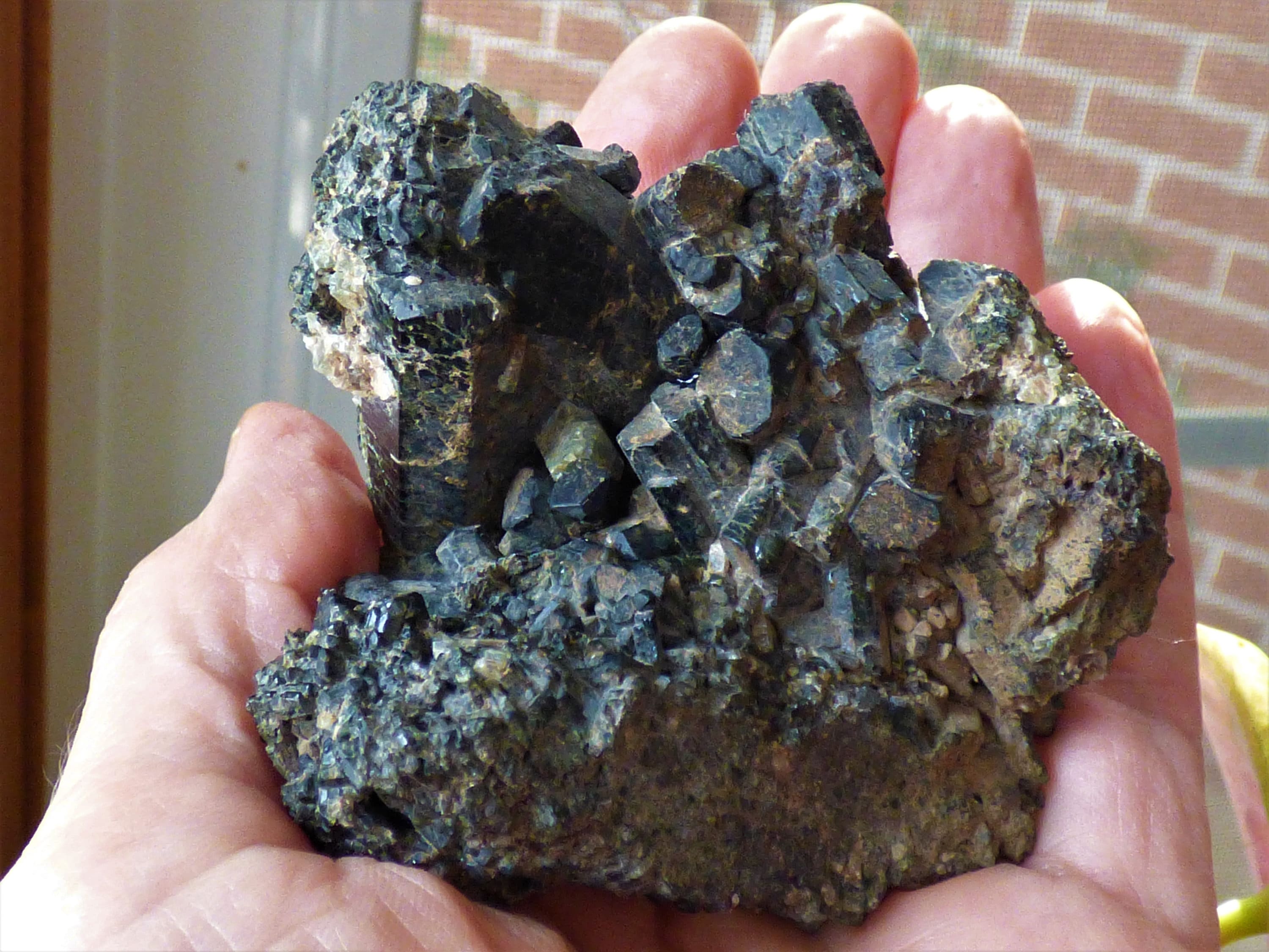 Augite: Mineral information, data and localities.