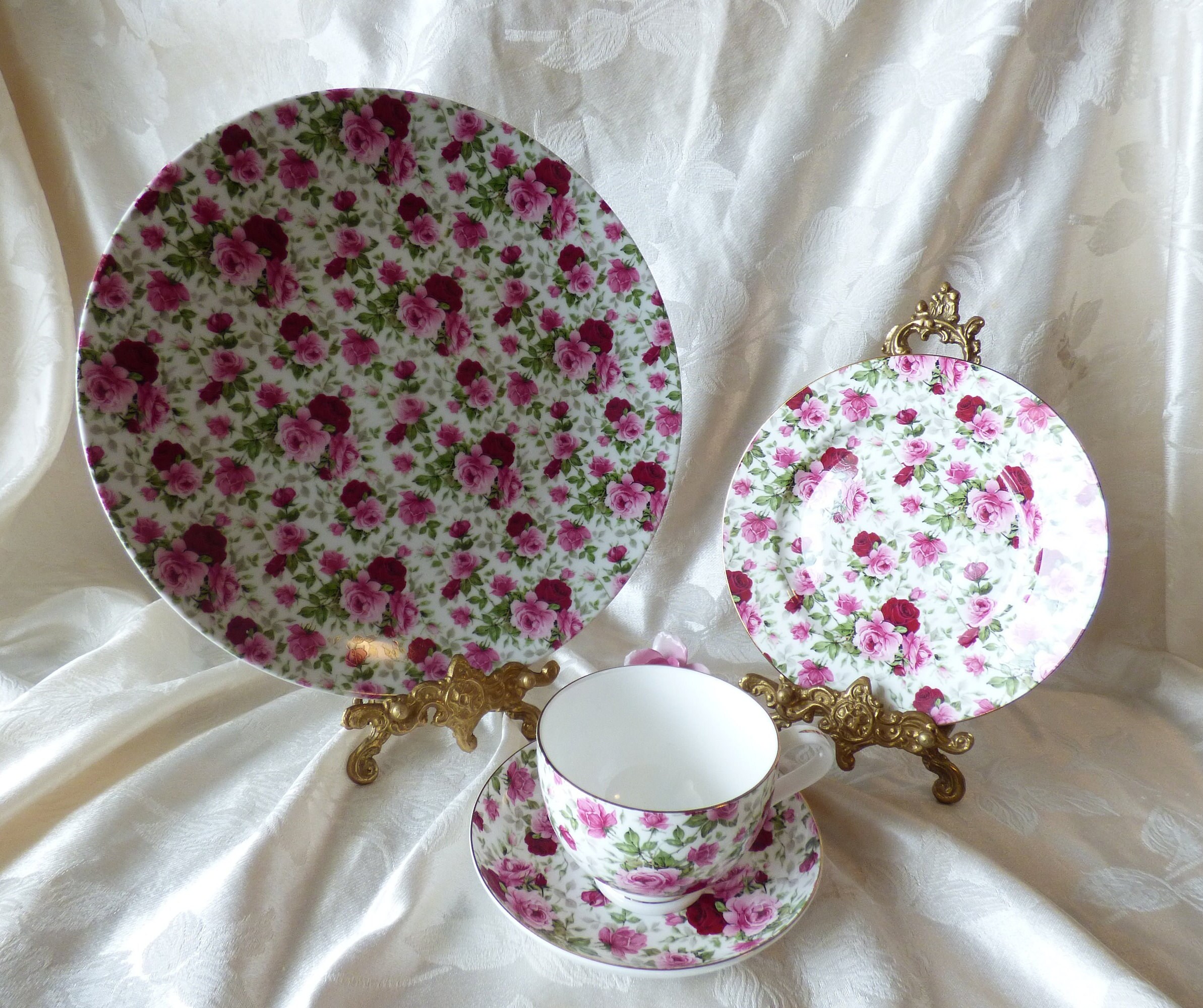 Rose Chintz Tea Cup Trio With Platter: Maxwell & Williams, Stokes