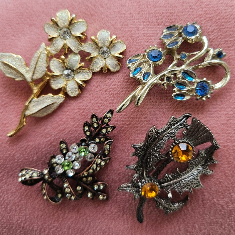 1950's Gorgeous Brooch main image 1