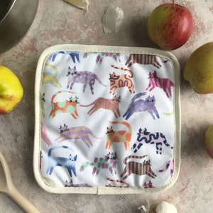 Colourful Cats pot holder, hot pot rest, oven glove