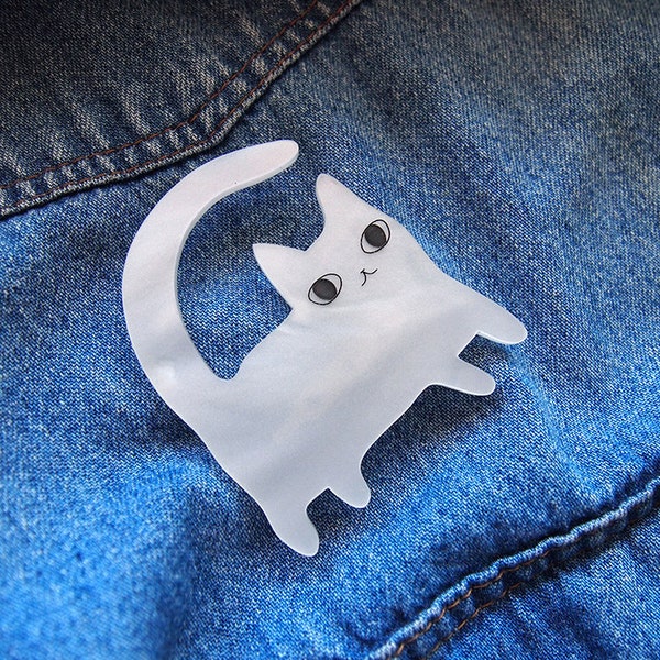 White marble pearl acrylic cat brooch