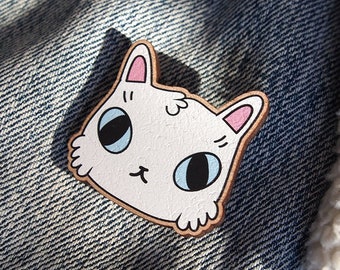 Wooden cat face brooch