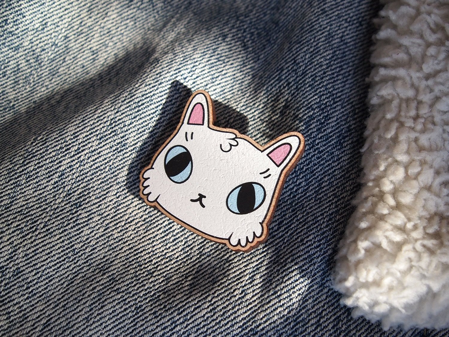 Wooden cat face brooch