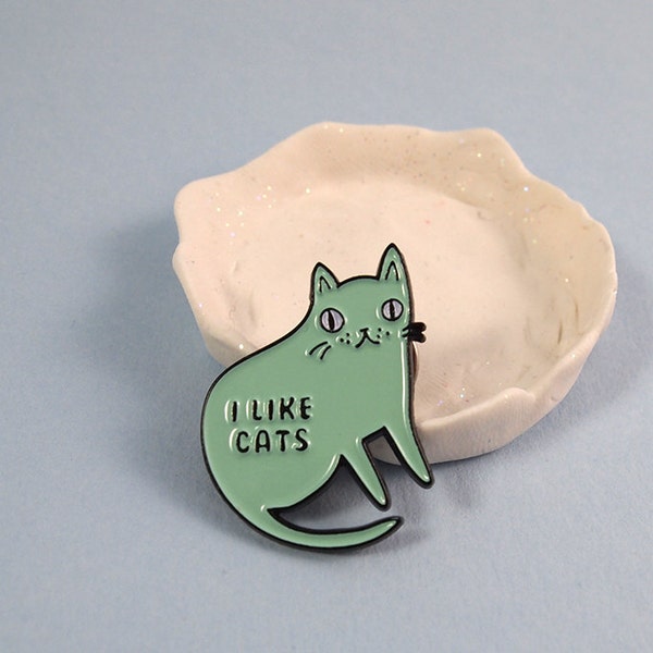 Enamel cat lapel pin - Cat pin - Enamel pin - Enamel cat pin - I like cats - Cat lapel pin - Cat jewellery - Cat gifts - Cats - Cat