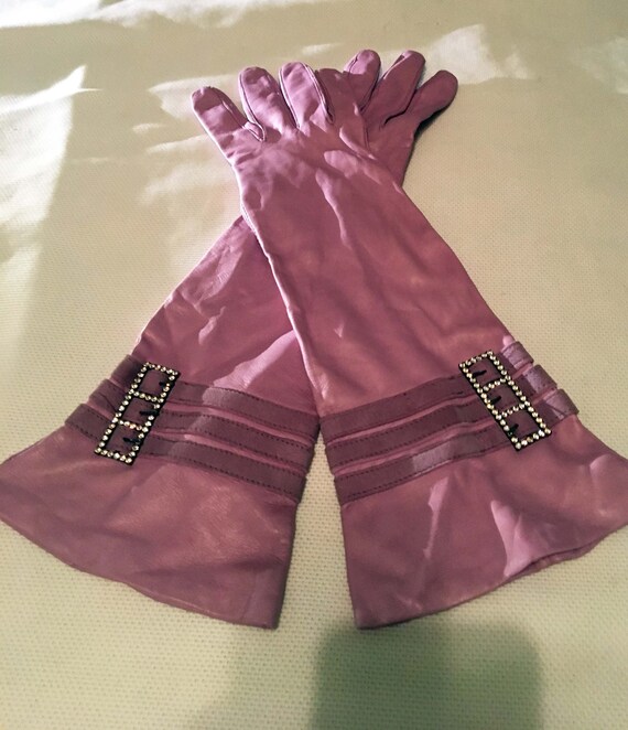 lilac leather gloves