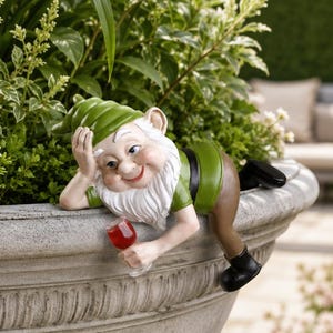 Divertido colgador de maceta con forma de gnomo borracho, adorno para maceta de jardín para amantes del vino.