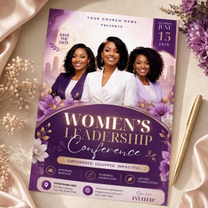Op de afbeelding: Een rechthoekige flyer voor een Women's Leadership Conference met drie glimlachende personen in professionele kleding. Het ontwerp gebruikt een paars en wit kleurenpalet met bloemaccenten, stadssilhouetten en tekst met datum, locatie en contactgegevens.