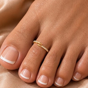 Dainty Clean Luxury Gold Diamond Toe Ring, Stainless Steel No Tarnish Toe Ring