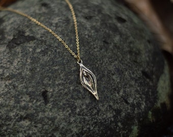 SILVER VULVA YONI necklace, yoni necklace, vulva necklace, silver 9.25 casting, vulva jewelry, yoni pendant, feminism, 8M, female power