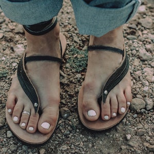 BLACK BAREFOOT leather SANDALS, zerodrop sole, Trailrunning, grounding sandals, leather sandals, strap sandals, minimal running , grounded