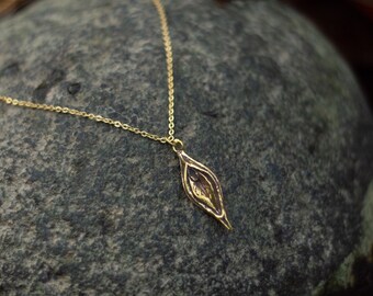 BRONZE VULVA YONI necklace, yoni necklace, vulva necklace, bronze casting, vulva jewelry, yoni pendant, feminism, 8M, female power jewelry