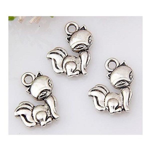 10 Adorable Little Vixen Fox Charms Silver Skunk Charms Forrest Animal Charm Jewelry Craft Supplies 15x13 mm