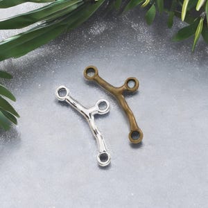 Small Branch Connectors 3 Loops Tree Branches Fall Charms Twig Connectors Nature Charms Silver or Bronze 3D Jewelry Supplies 24x12mm Small
