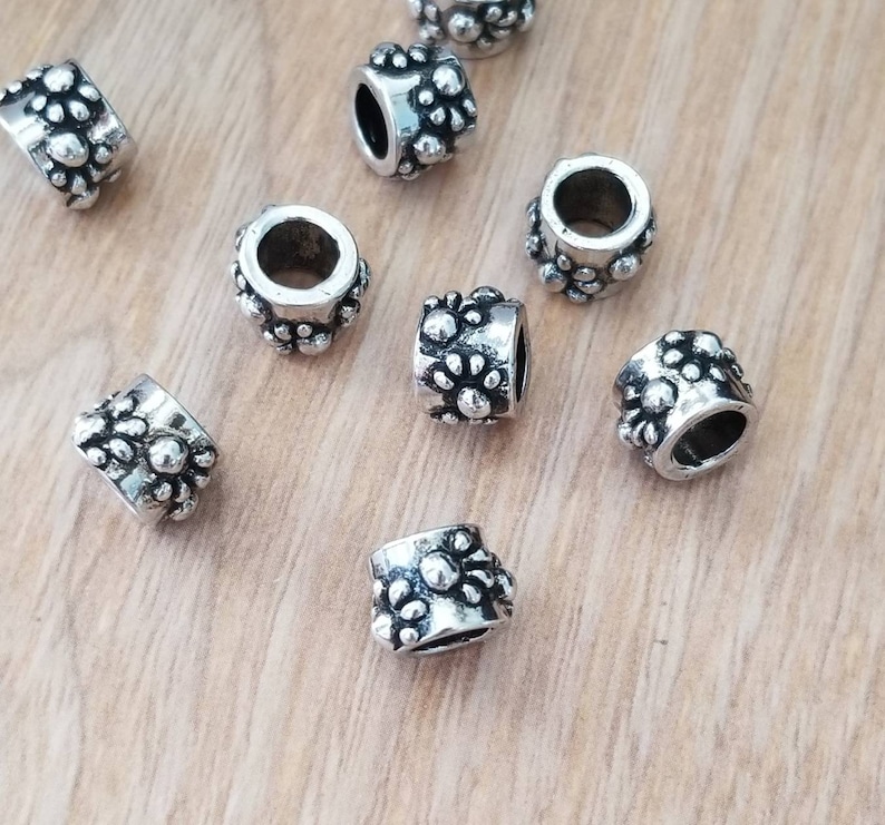 Paw Print Spacer Beads Pet Dog Foot Prints Surrounding Simple Charm for Bracelets Macrame Hair Braids Varying Contrast Jewelry Supplies 9mm