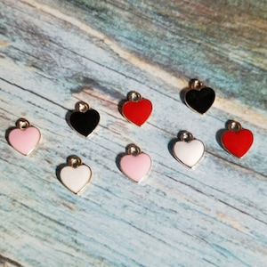 Mini Enamel Heart Charms Little Colorful Hearts on Gold Red Pink White Black Valentine&#39;s Day Love Jewelry Supplies 12x10mm