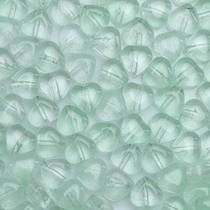 Mini Glass Heart Spacer Beads Pressed Light Green Glass Beads Green Heart Beads Valentine&#39;s Day Jewelry Supplies 6mm - Note Size