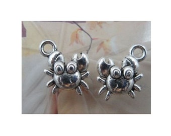 Little Bitty Sea Crab Charms Ocean Beach Charms 3D Tiny Silver Mini Crab Charms Mermaid Jewelry Supplies 11x12 mm