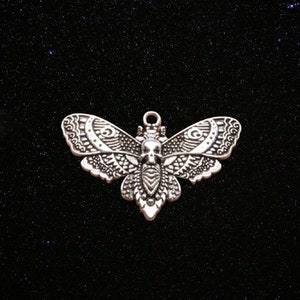 Death's Head Moth Pendant Large Death Head Moth Charm Spooky Nature Pendants Jewelry Supplies 43x27mm