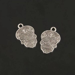 Sugar Skull Charms Sugar Skull Pendants Dia de los Muertos Ornately Decorated Skull Jewelry Supplies Light Contrast 23x15mm