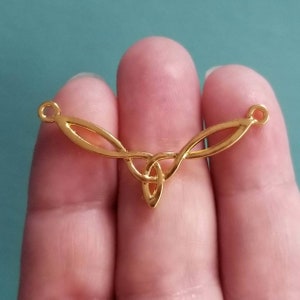 Antique Gold Triquetra Connectors for Necklaces Gold Celtic Knot Connectors Triquetra Charms St. Patrick's Day Jewelry Supplies 41x19mm