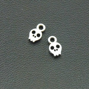 20 MINI SKULL Charms Teeny Tiny Spooky Cute Skull Gothic Halloween Charm Jewelry Findings 8x5mm Extention Extender Chain Drops image 1