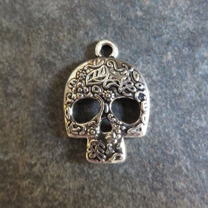 Sugar Skull Charms Ornate Sugar Skull Pendants Goth Charm Day of the Dead Dia de los Muertos Halloween Jewelry Supplies 24x16mm