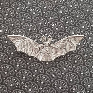 Amazing Huge Bat Connector Large Silver Bat Pendant Well Crafted Substantial Bat for Necklaces Halloween Jewelry Supplies 77x27mm