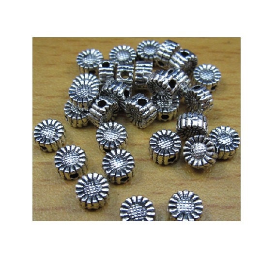 100pcs Alloy 8mm Spacers Beads Jewelry Spacer Beads Flower Spacer bead  Spacer Charms with A Box for DIY Bracelet Jewelry Making Supplies(Antique