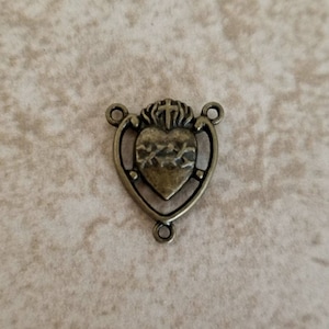 Small Bronze Sacred Heart Rosary Centerpieces Milagros Connectors Sacred Heart Connectors 3 Way Connectors Jewelry Supplies 16x20mm