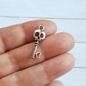 6 Cool Skeleton Keys Well Crafted Skull Key Charms Double Sided Halloween Jewelry Supplies 21x9mm