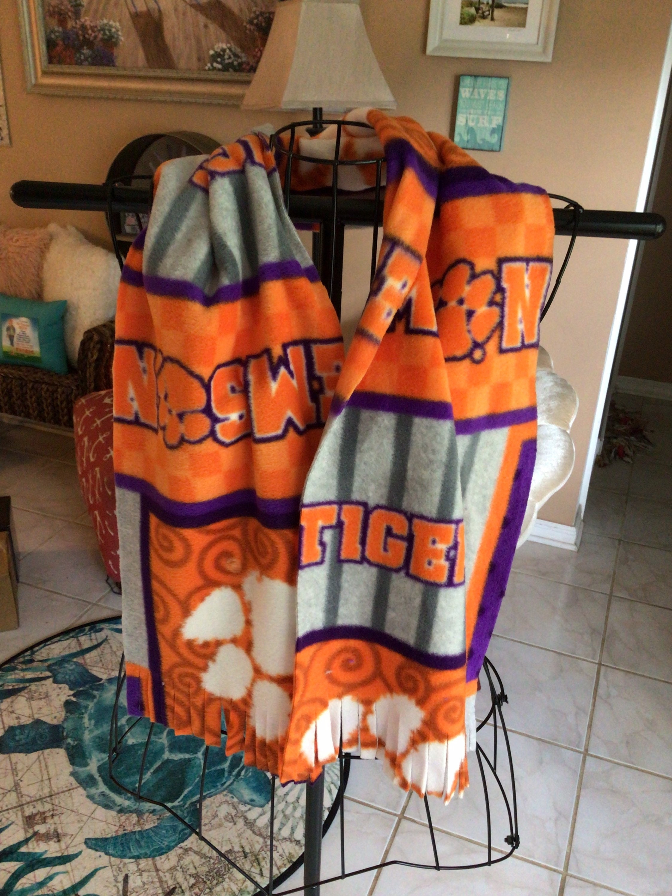  Littlearth NCAA Clemson Tigers Stripe Fringe Scarf : Sports &  Outdoors